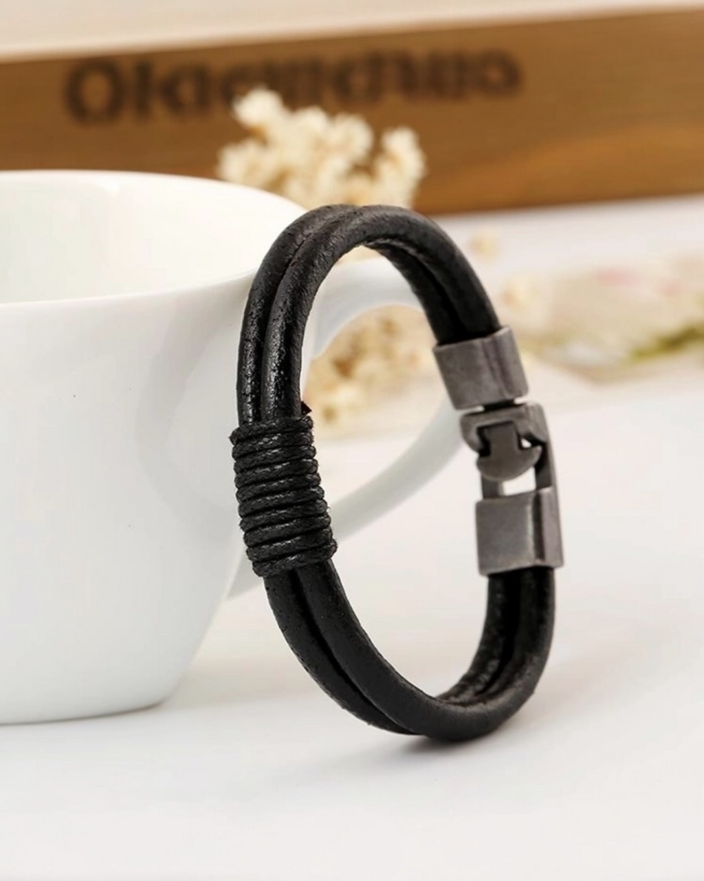 Retro Braided Natural Cowhide Leather Bracelet With Alloy Buckle Clasp Hand Woven.