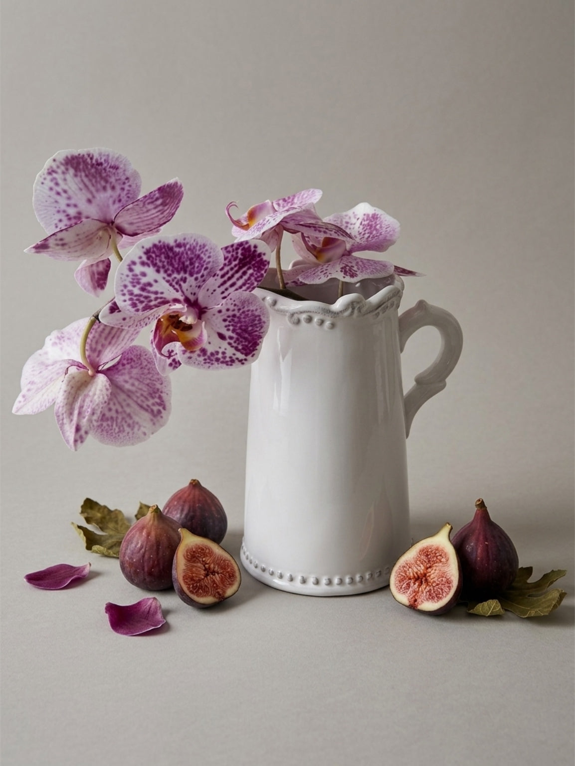 Satchville Classic Rustic Style White Ceramic Jug | Elegant Distressed Rim