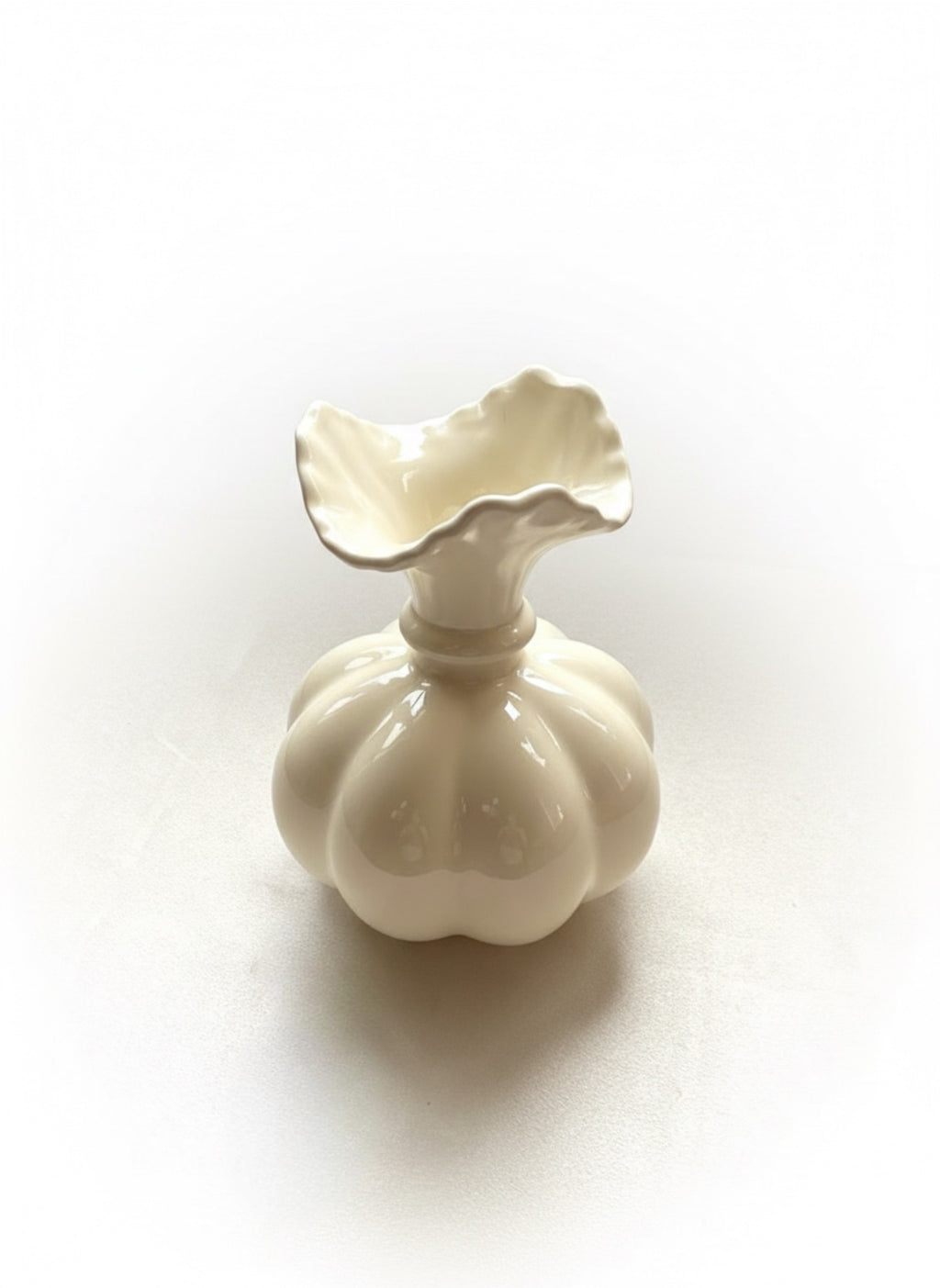 Nordic-Style Ceramic Cream-White Ruffle Pumpkin Design Vase