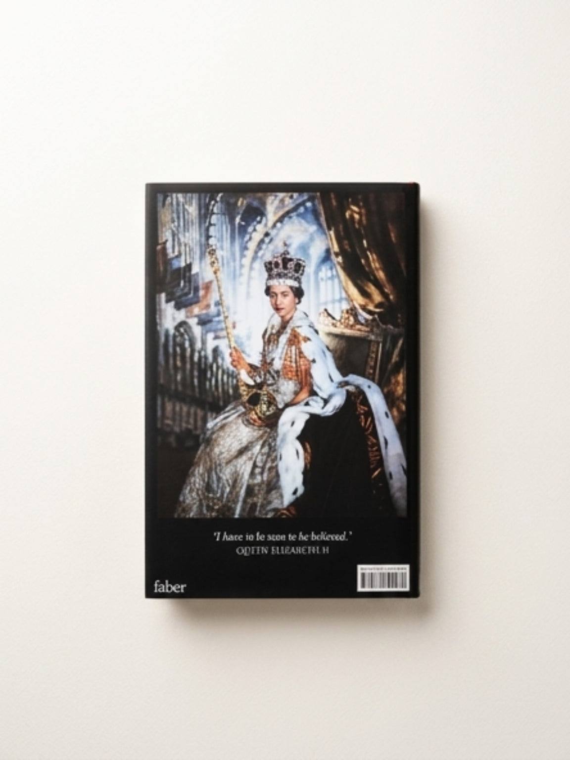 Fashioning the Crown : A Story of Power, Conflict and Couture
by Justine Picardie