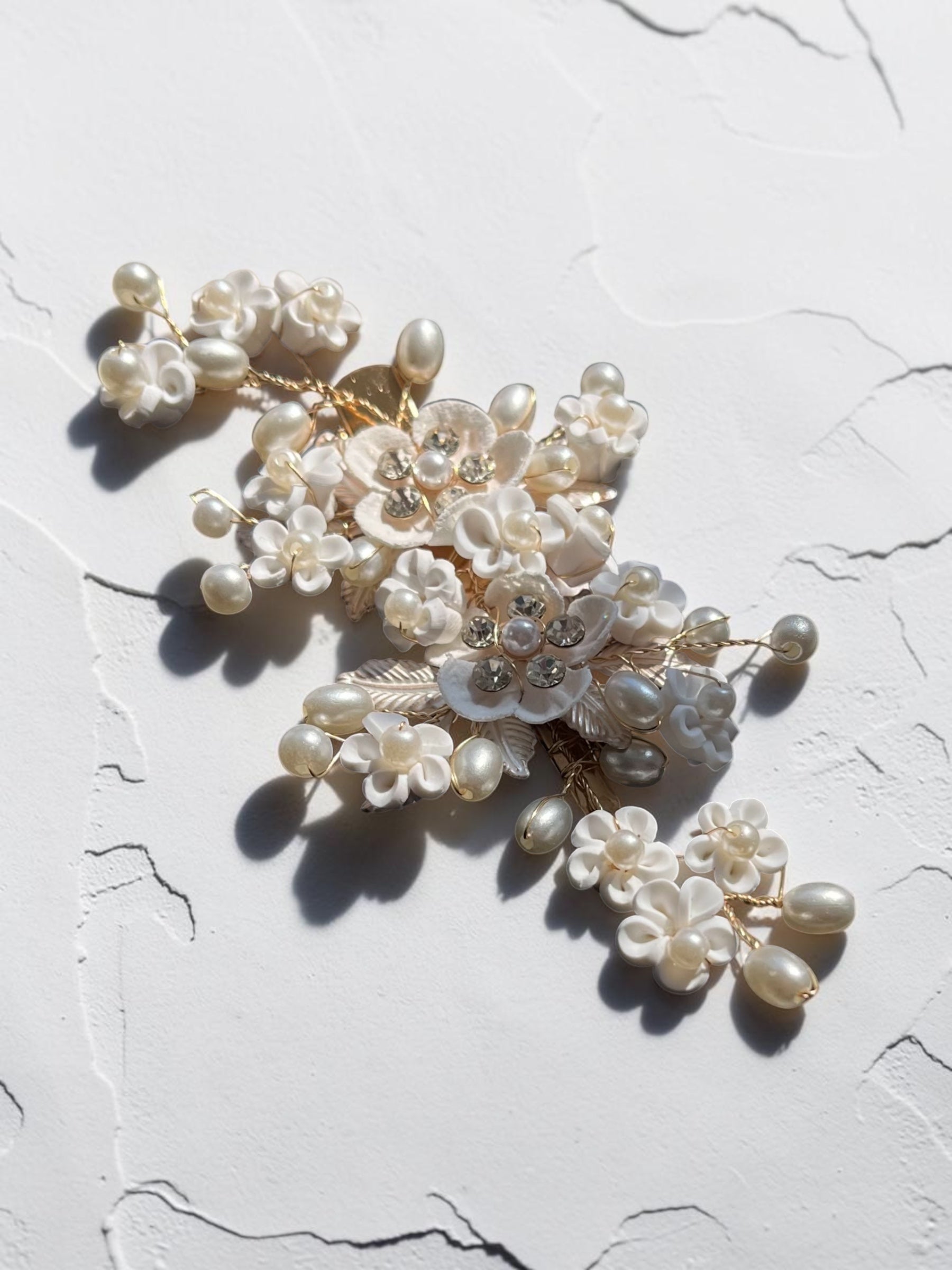 Bridal Hair Pin Handmade Pearl Flower Leaf Wedding/Occasion Accessory Retro Headpiece Elegant Jewellery For Women